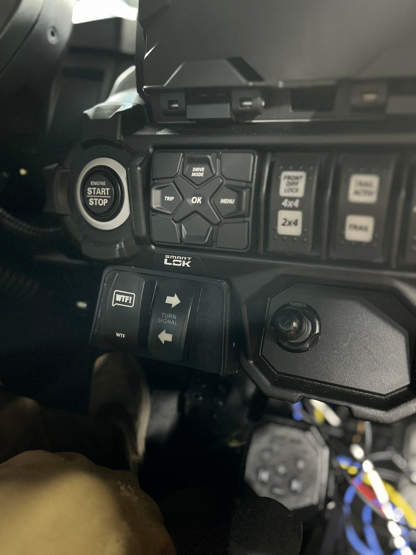 Under Dash Dual Switch Panel for 2021+ Can-am Commander and 2018+ maverick sport/trail